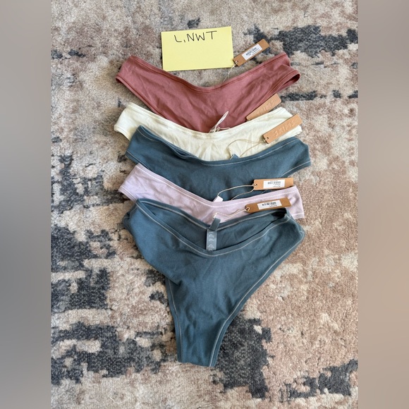 NWT L Skims Thongs (5) - Picture 1 of 1